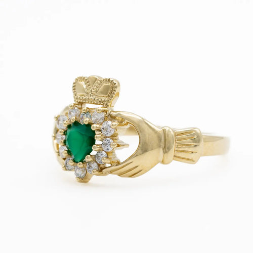 Gold Claddagh Ring With Green Agate Heart