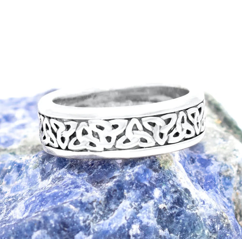 Ladies Trinity Knot Ring