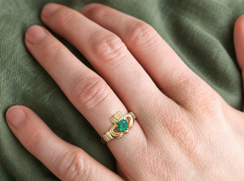 How to wear a Claddagh Ring