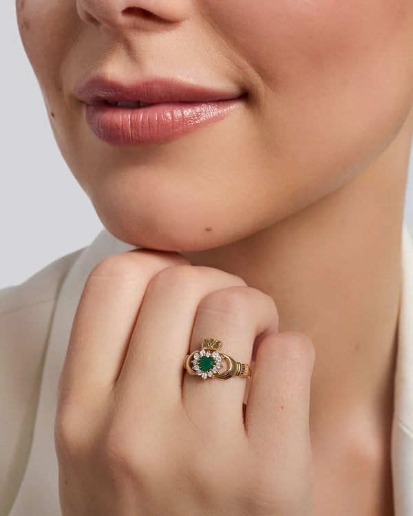 Gold Claddagh Ring With Green Agate Heart