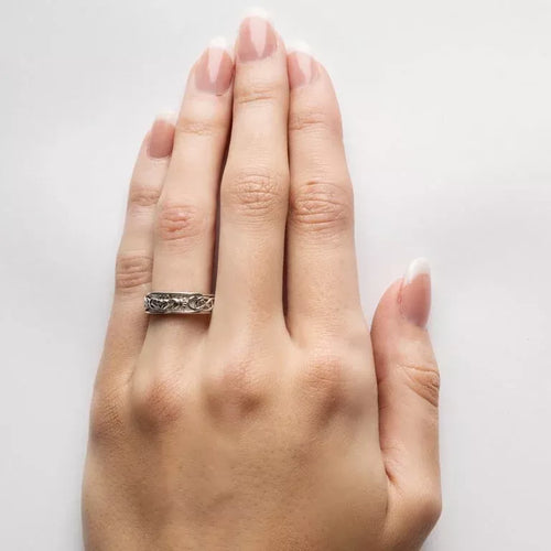 Ladies Silver Claddagh Celtic Wedding Ring