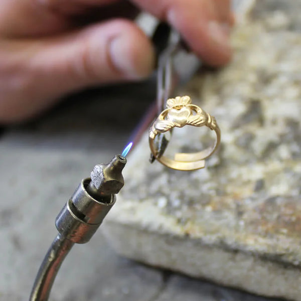 Mens Gold Claddagh Ring