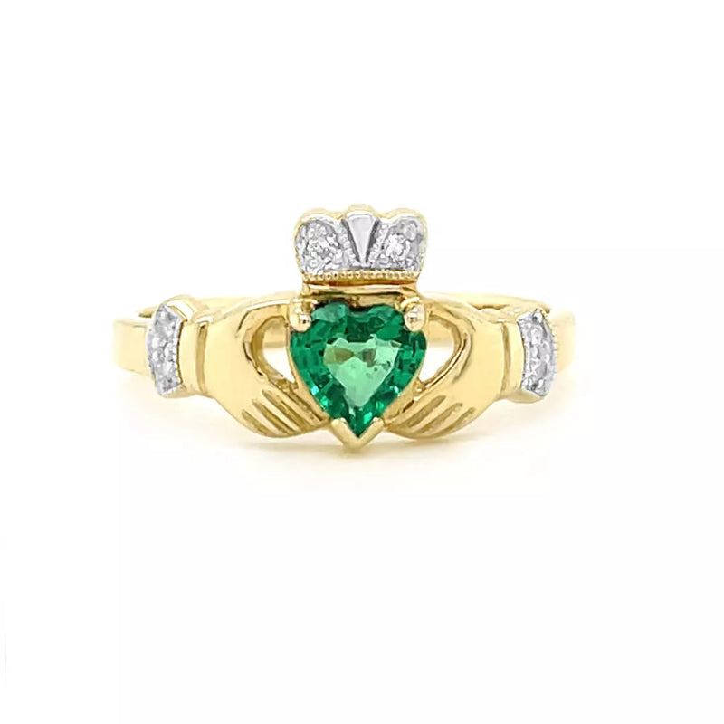 Claddagh Wedding Ring Set Adorned With Heartshaped Gemstone And Diamonds