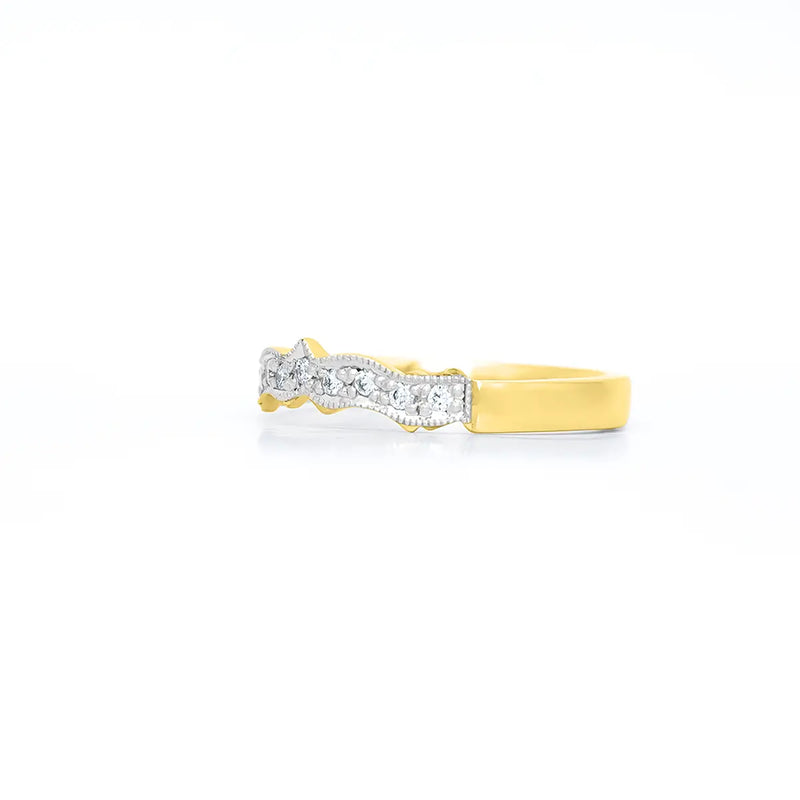 Claddagh Wedding Ring Set Adorned With Heartshaped Gemstone And Diamonds