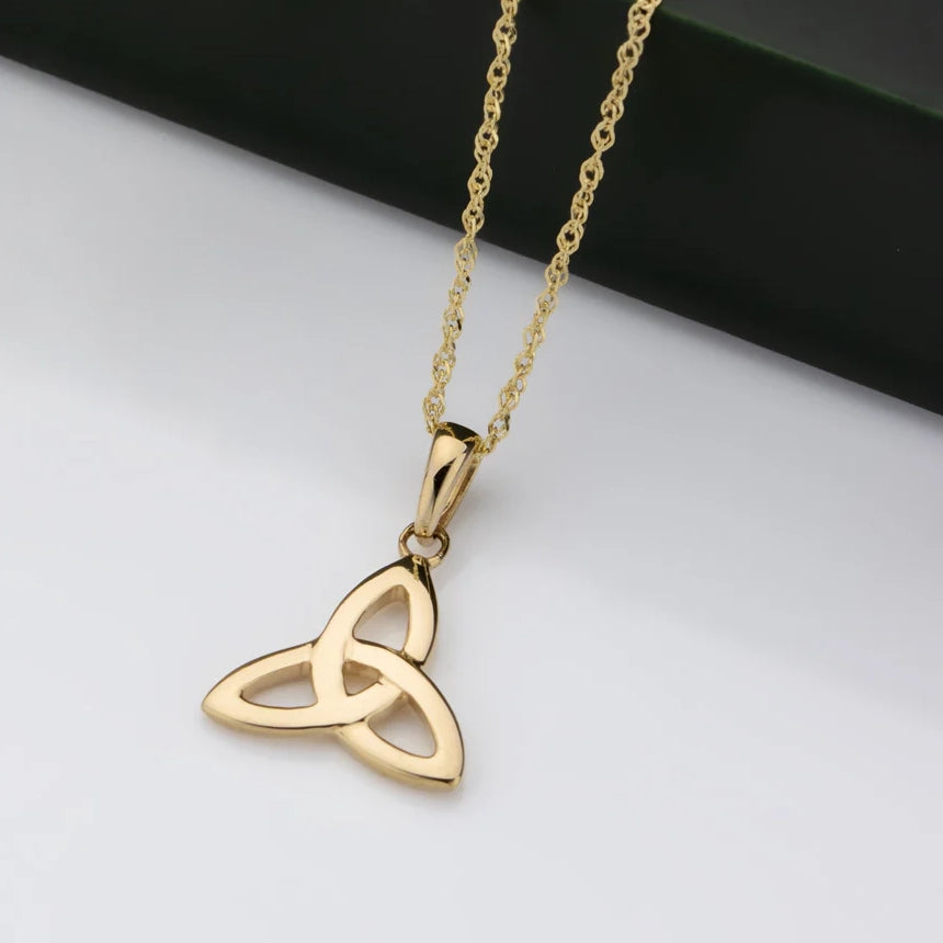 Gold Celtic Trinity Knot Pendant – view 3