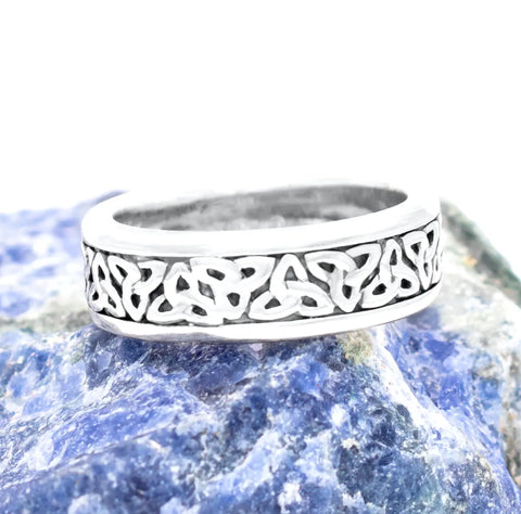 Ladies Trinity Knot Ring