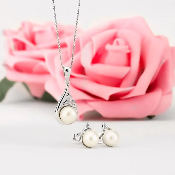 Freshwater Pearl Trinity Knot Earrings