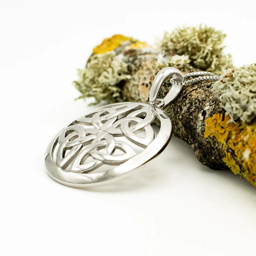 Sterling Silver Trinity Knot Circle Pendant