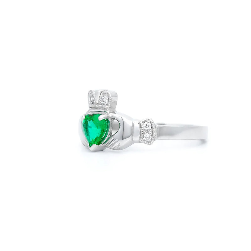 Claddagh Wedding Ring Set Adorned With Heartshaped Gemstone And Diamonds