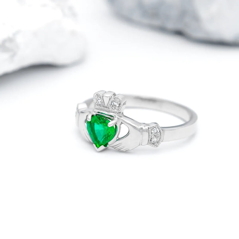 Claddagh Wedding Ring Set Adorned With Heartshaped Gemstone And Diamonds