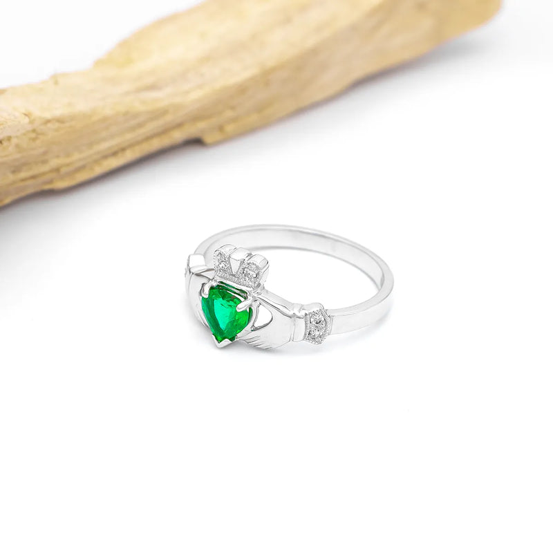 Claddagh Wedding Ring Set Adorned With Heartshaped Gemstone And Diamonds